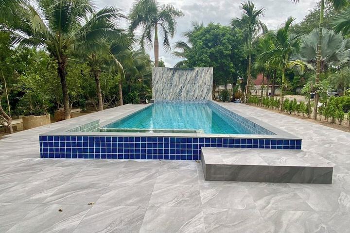 Pool 51 of 66