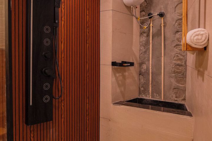 Room 14 of 27