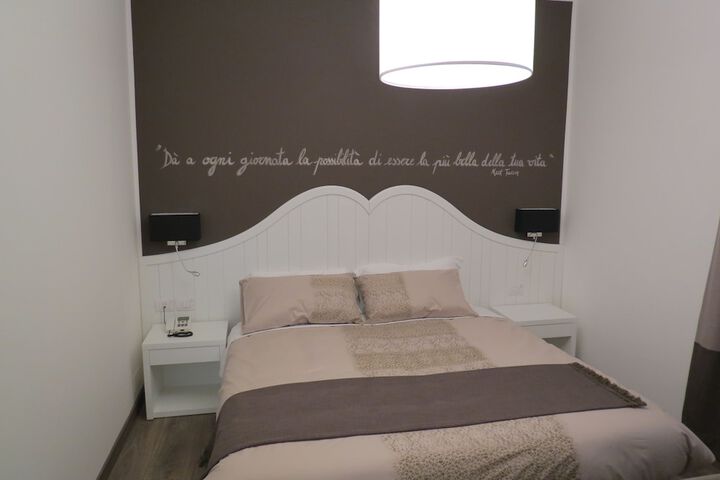 Room 7 of 43