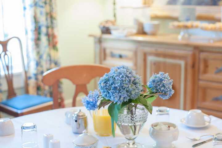 Breakfast/Coffee Service 33 of 51