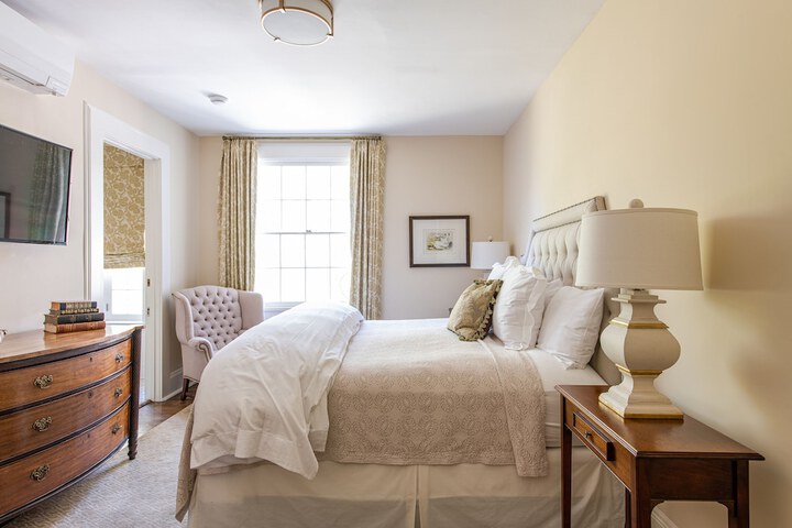 Room 10 of 73