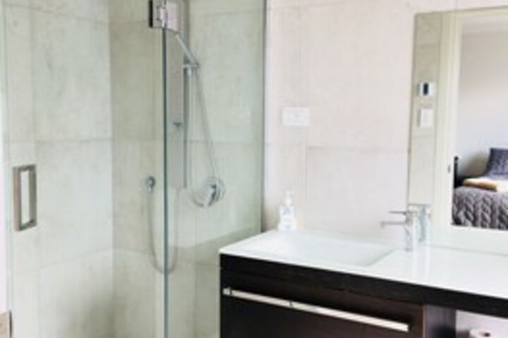 Room 4 of 20
