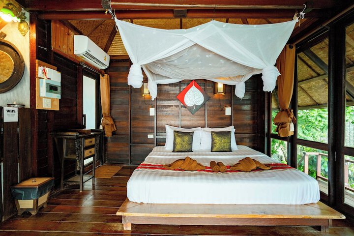 Room 43 of 203