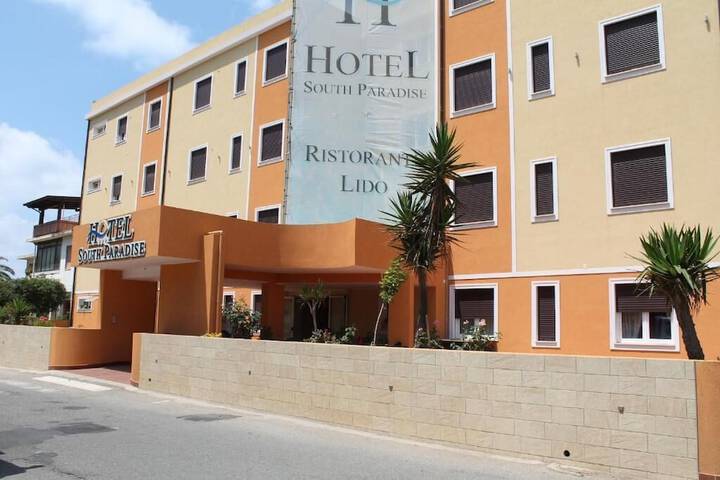 Hotel 37 of 38