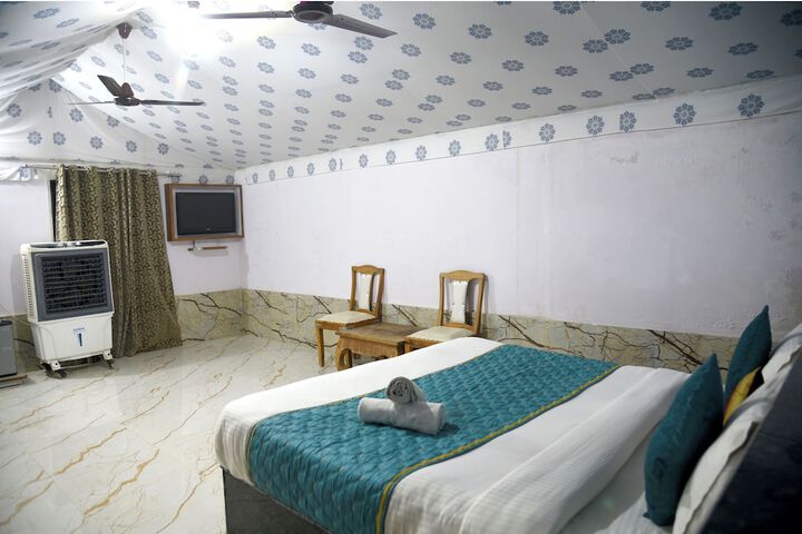 Room 8 of 26