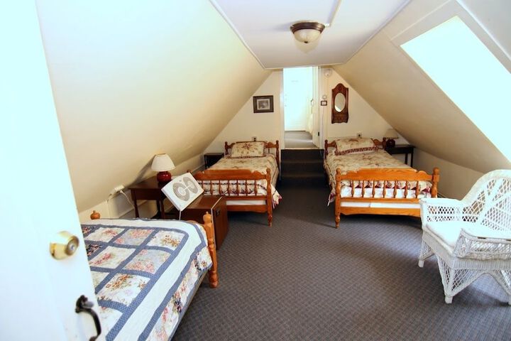 Room 56 of 165