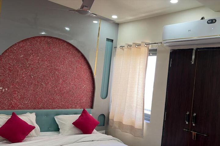 Room 6 of 44