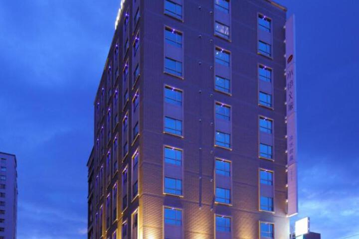 Hotel 7 of 23
