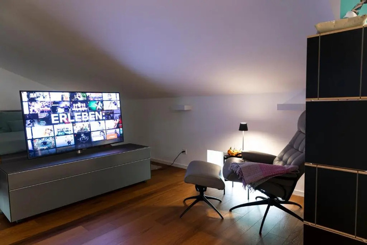 Room 2 of 11