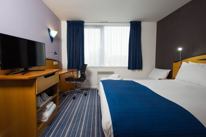 Room 3 of 53