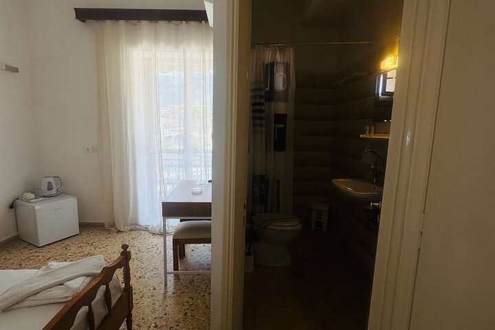Room 32 of 72