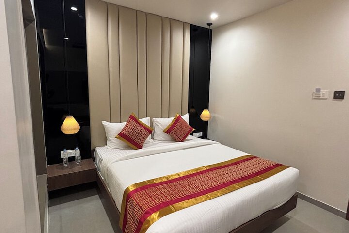 Room 16 of 40