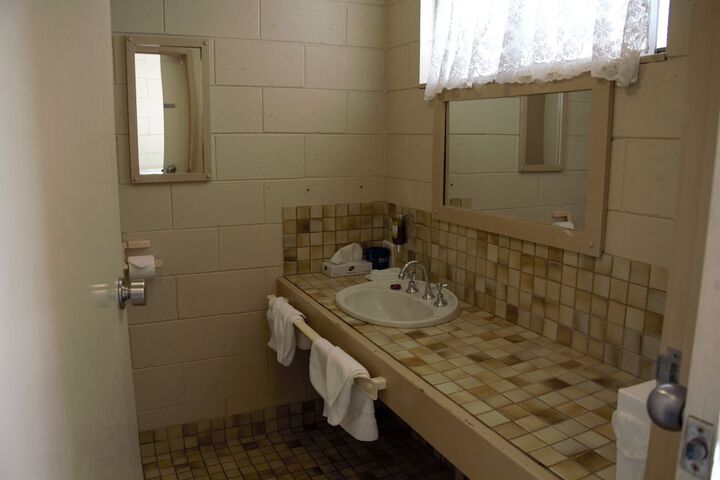 Room 34 of 59