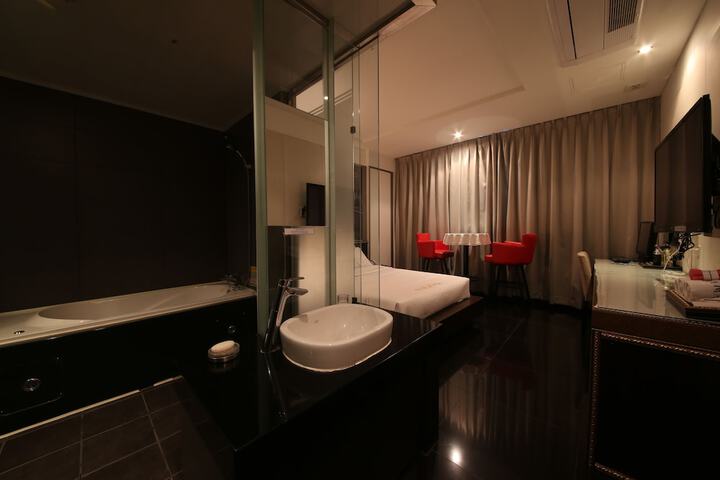 Room 49 of 54