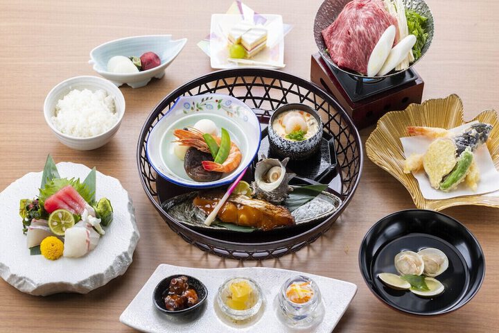 Dining 49 of 72