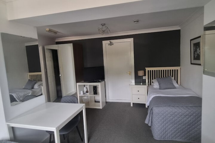 Room 9 of 22