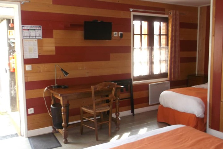 Room 15 of 32