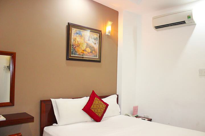 Room 13 of 80