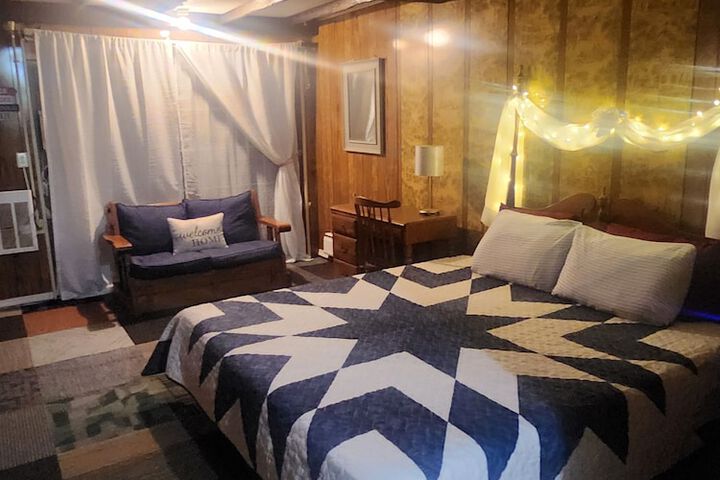 Executive Room 1 King Bed (1 of 7)