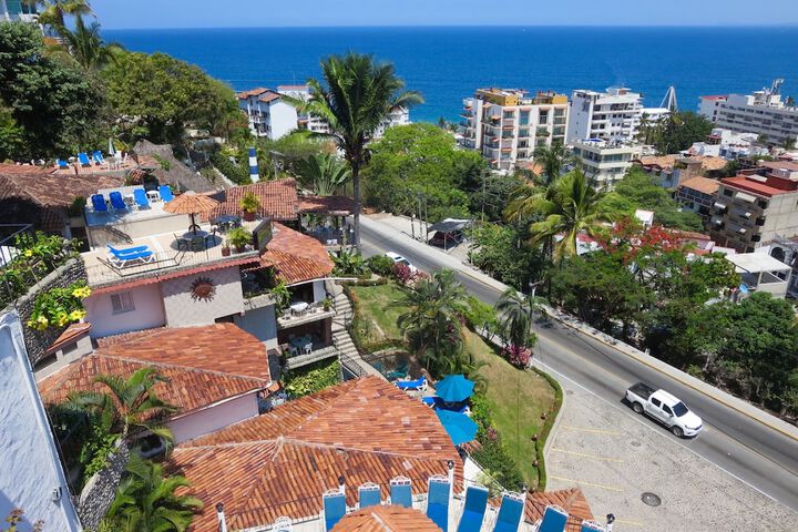 Exterior of Casa Anita & Corona del Mar