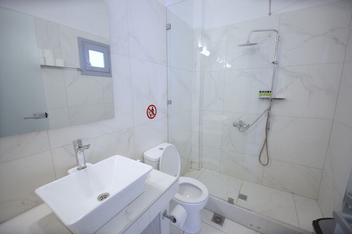 Room 103 of 158