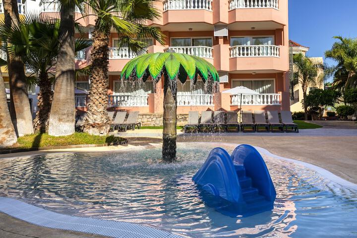 Pool Hotel