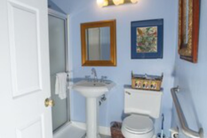 Room 25 of 253