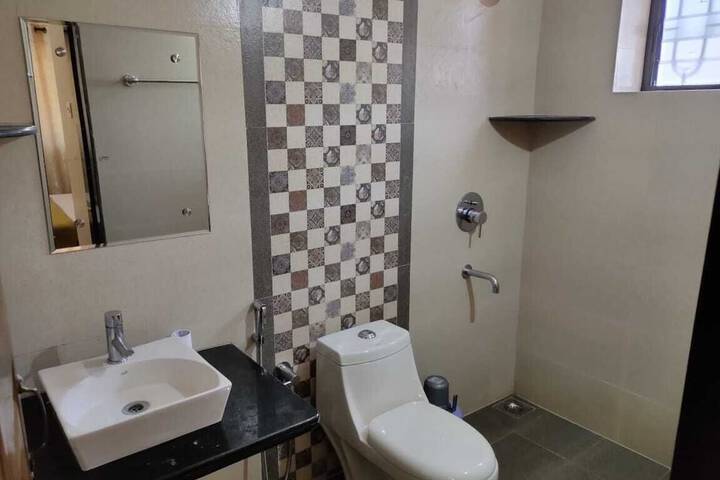 Room 12 of 17