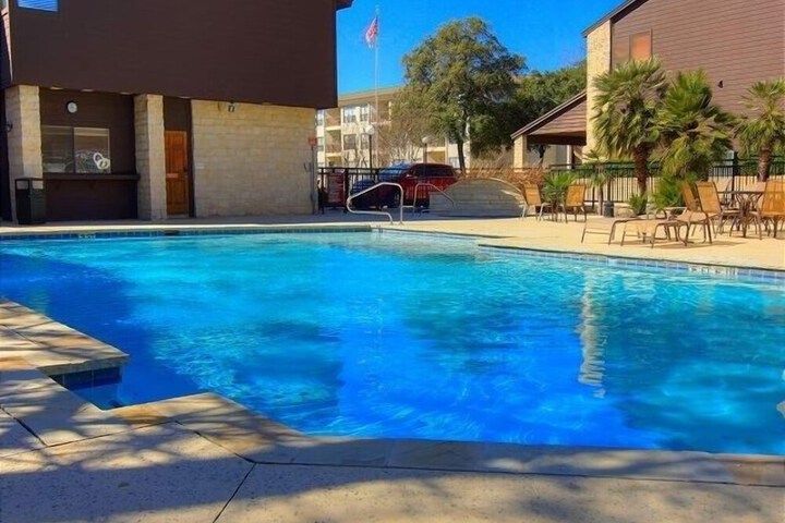Pool 15 of 43