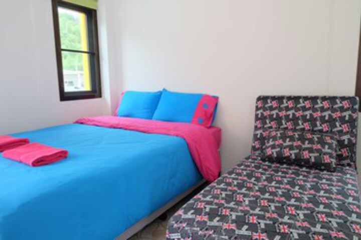 Room 9 of 22