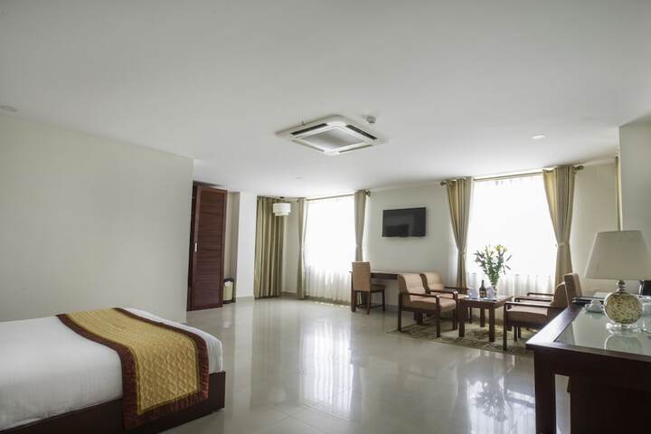 Room 28 of 35