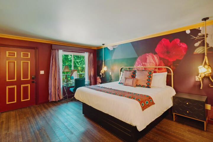 Classic King with Balcony (19 of 22)