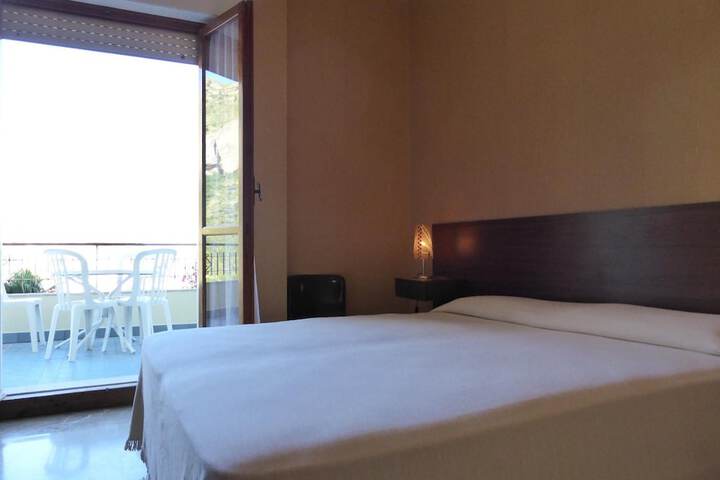 Room 8 of 46