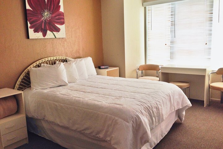 Room 3 of 20