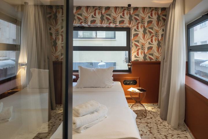 Room 40 of 125