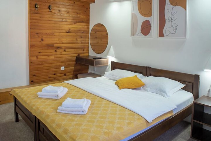 Room 4 of 22