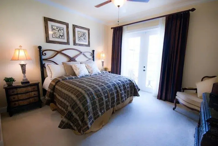 Room 6 of 20