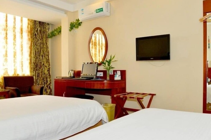Room 16 of 72