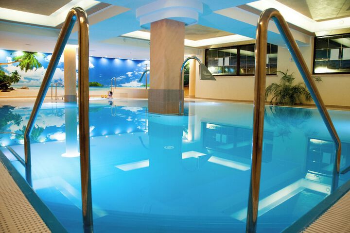 Pool 68 of 99