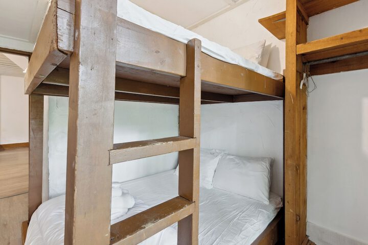 Room 5 of 69