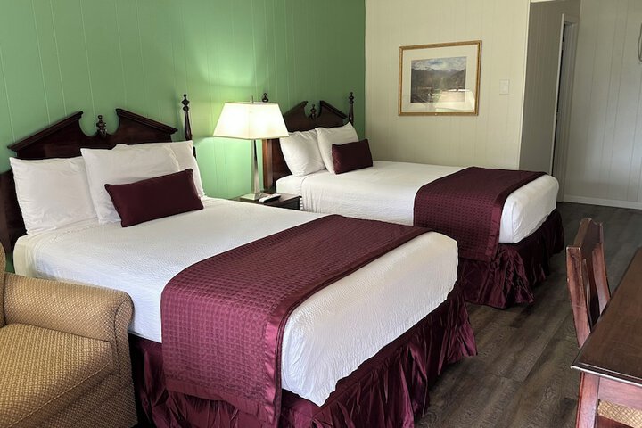Deluxe 2 Double Beds (1 of 8)