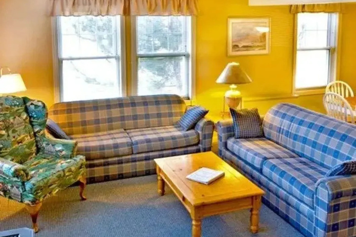 Room 6 of 13