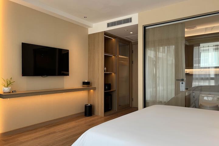 Room 6 of 78