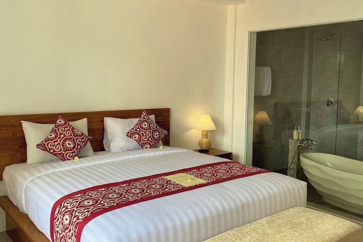 Room 6 of 14