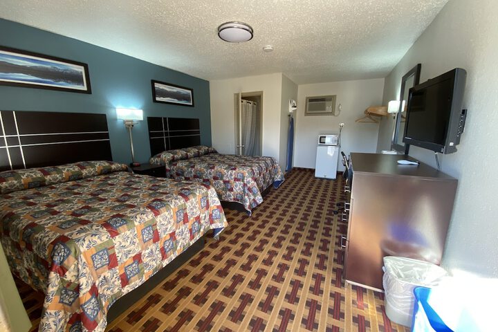 2 Double Beds (5 of 12)