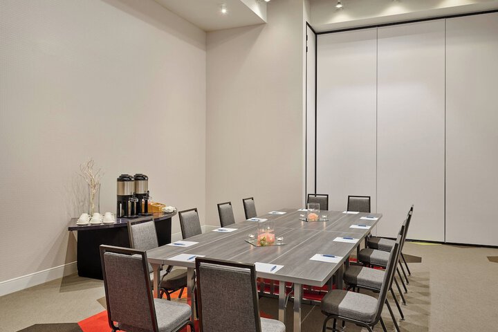 Meeting facility
