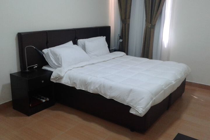 Room 10 of 48