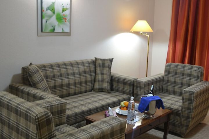 Room 22 of 106