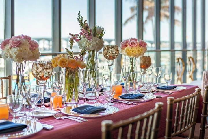 Ballroom/Hall 87 of 121