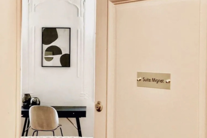 Room 5 of 20
